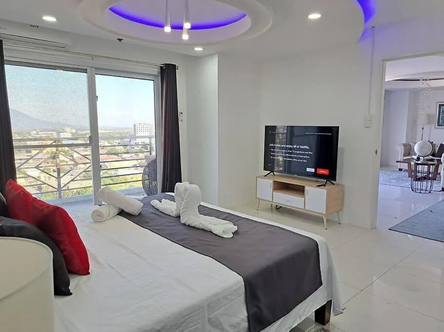 Appartement Vip 2Br Penthouse-Kandi Palace 155Sqm W/ Jacuzzi Angeles