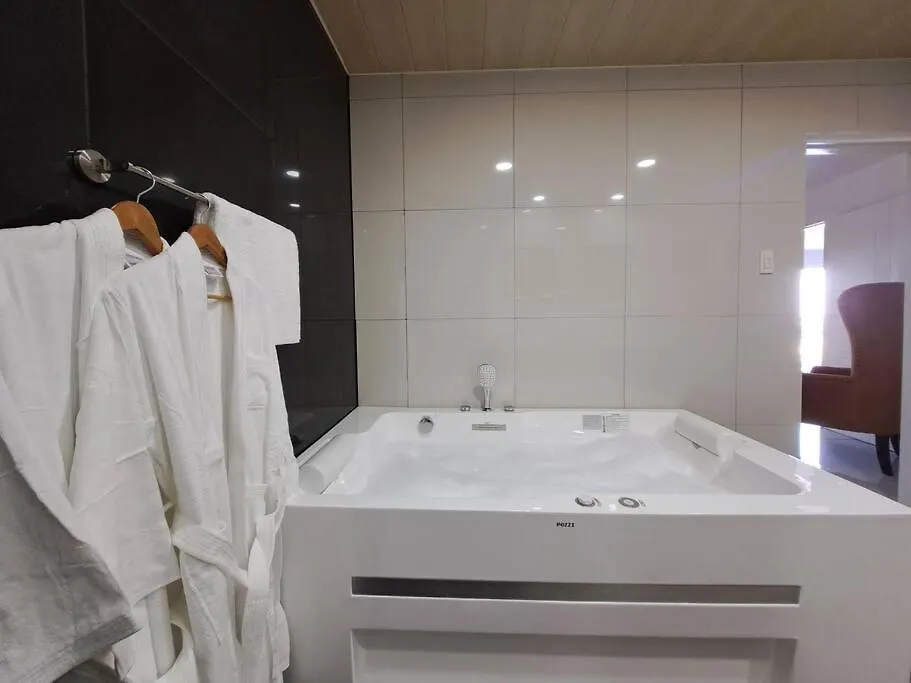 Apartmán Vip 2Br Penthouse-Kandi Palace 155Sqm W/ Jacuzzi Angeles